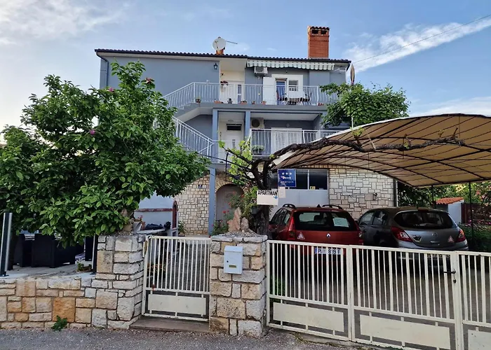 Apartments With A Parking Space Rovinj - 19088