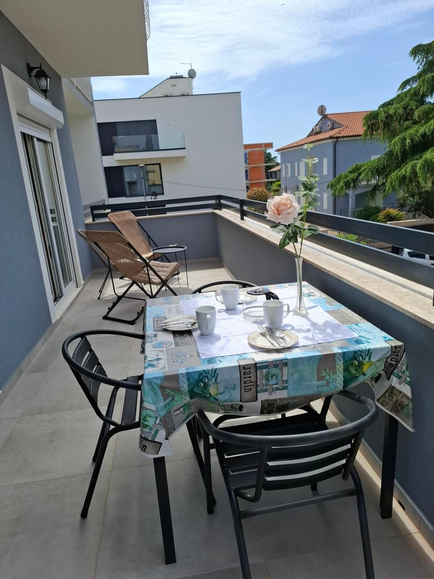 Apartment With A Parking Space - 19088 *